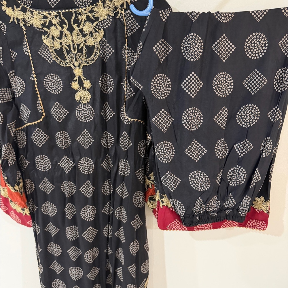 BRAND NEW 3 PC SUIT
